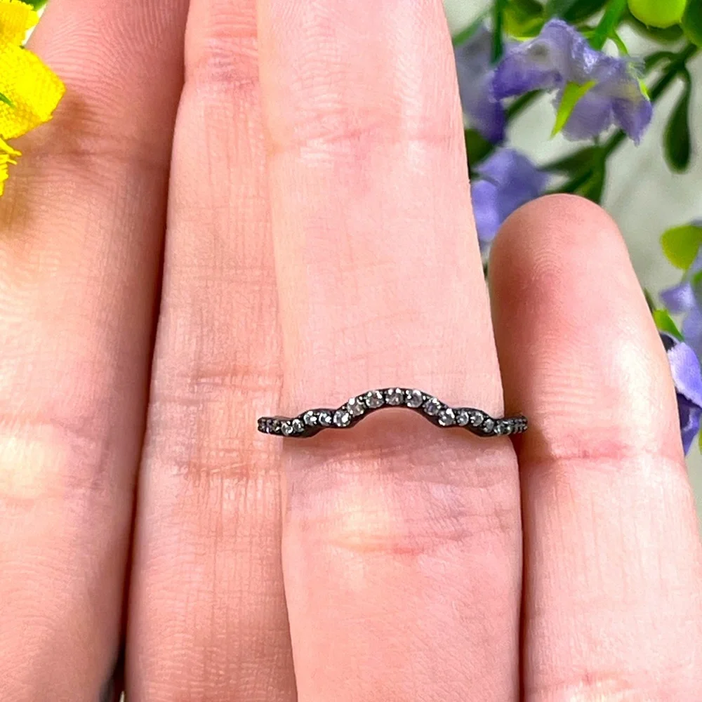 925 Black Crystal Minimalist Crystal Wave Ring - Picture 3 of 5